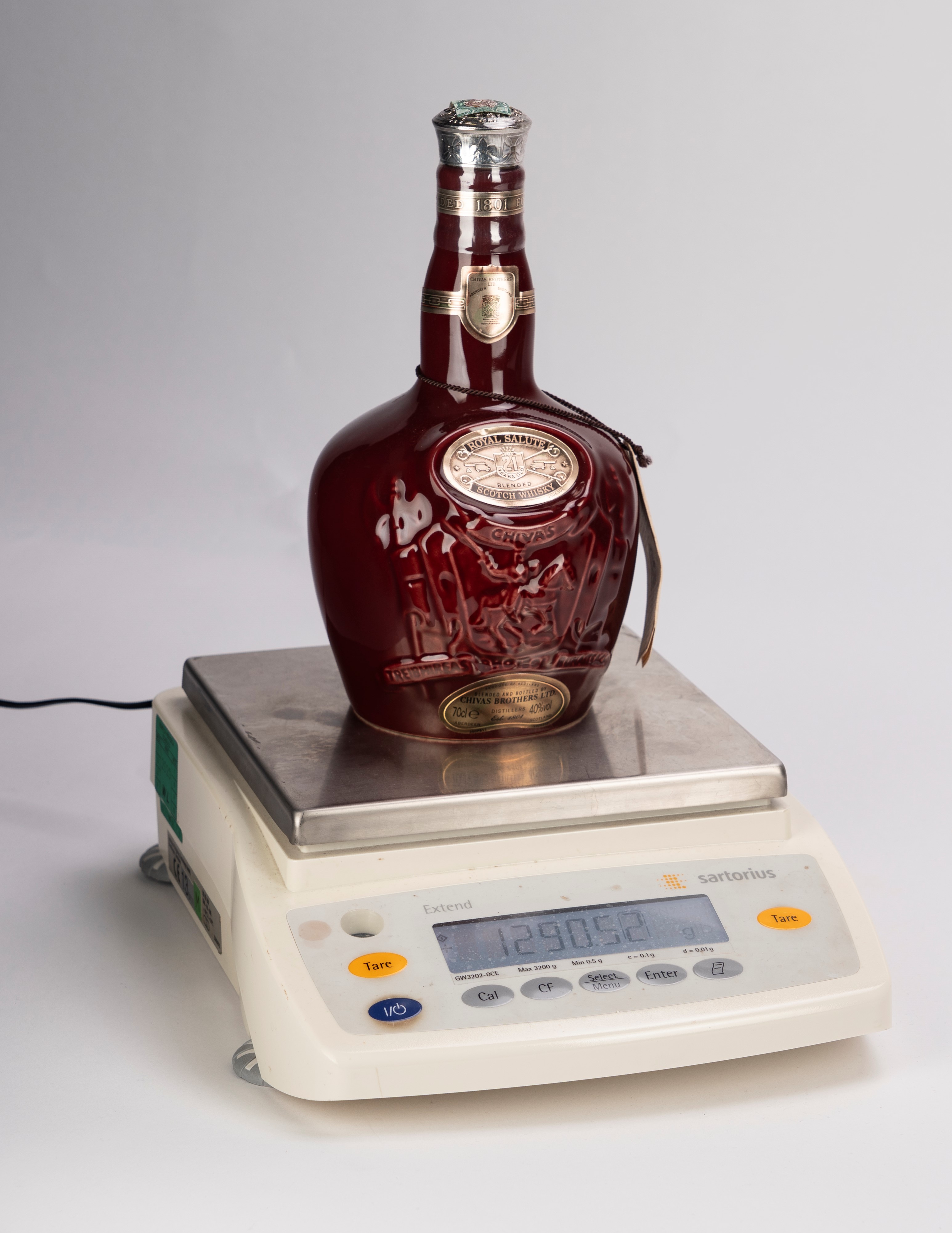 Scozia - Chivas, Selezione di decanter Royal Salute 21 YO (2 bottiglie)