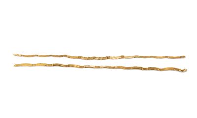 Due collane, in oro giallo 18k