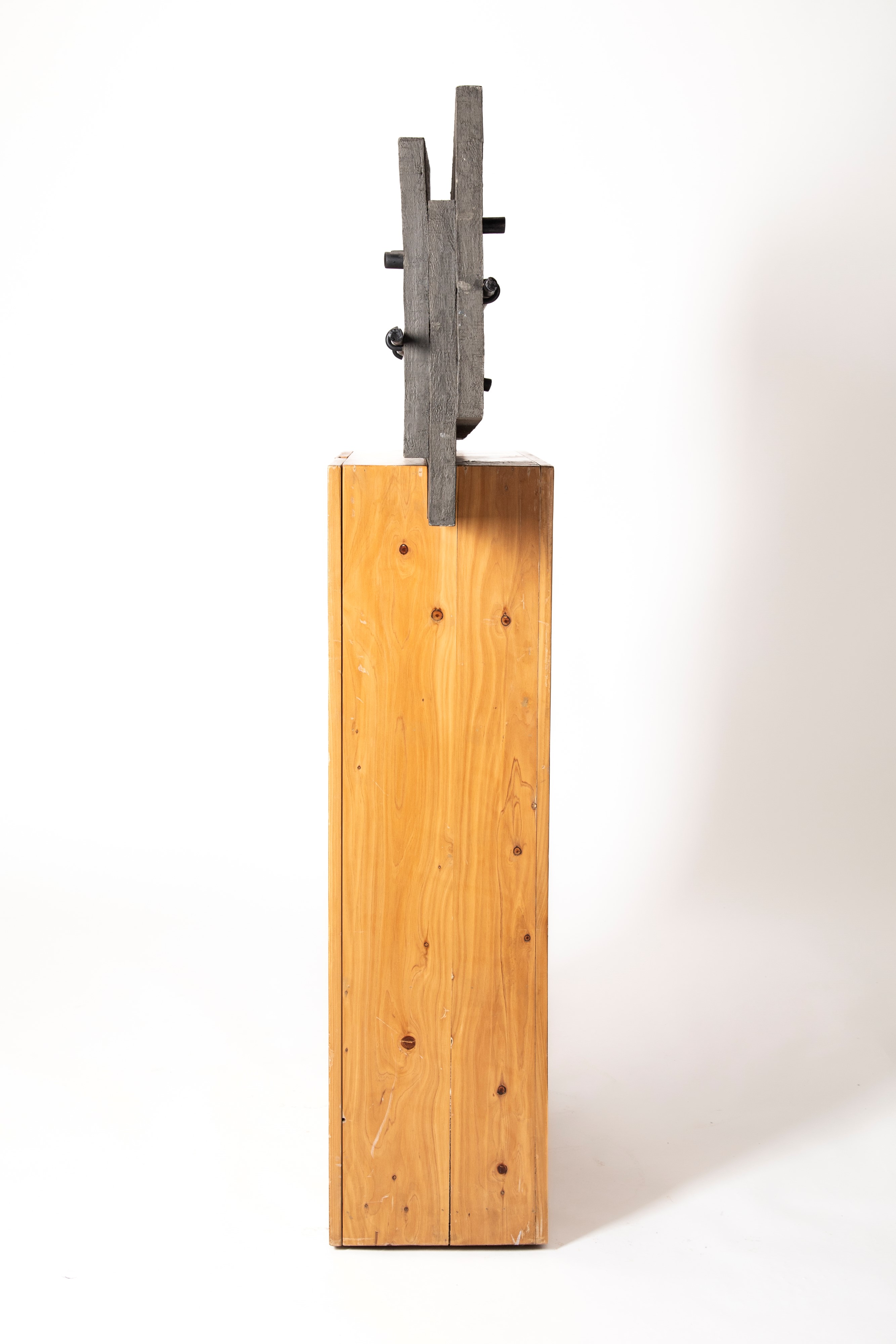 Giuseppe Uncini - Architetture – Scultura armadio n. 1, cemento su legno e armadio in cipresso