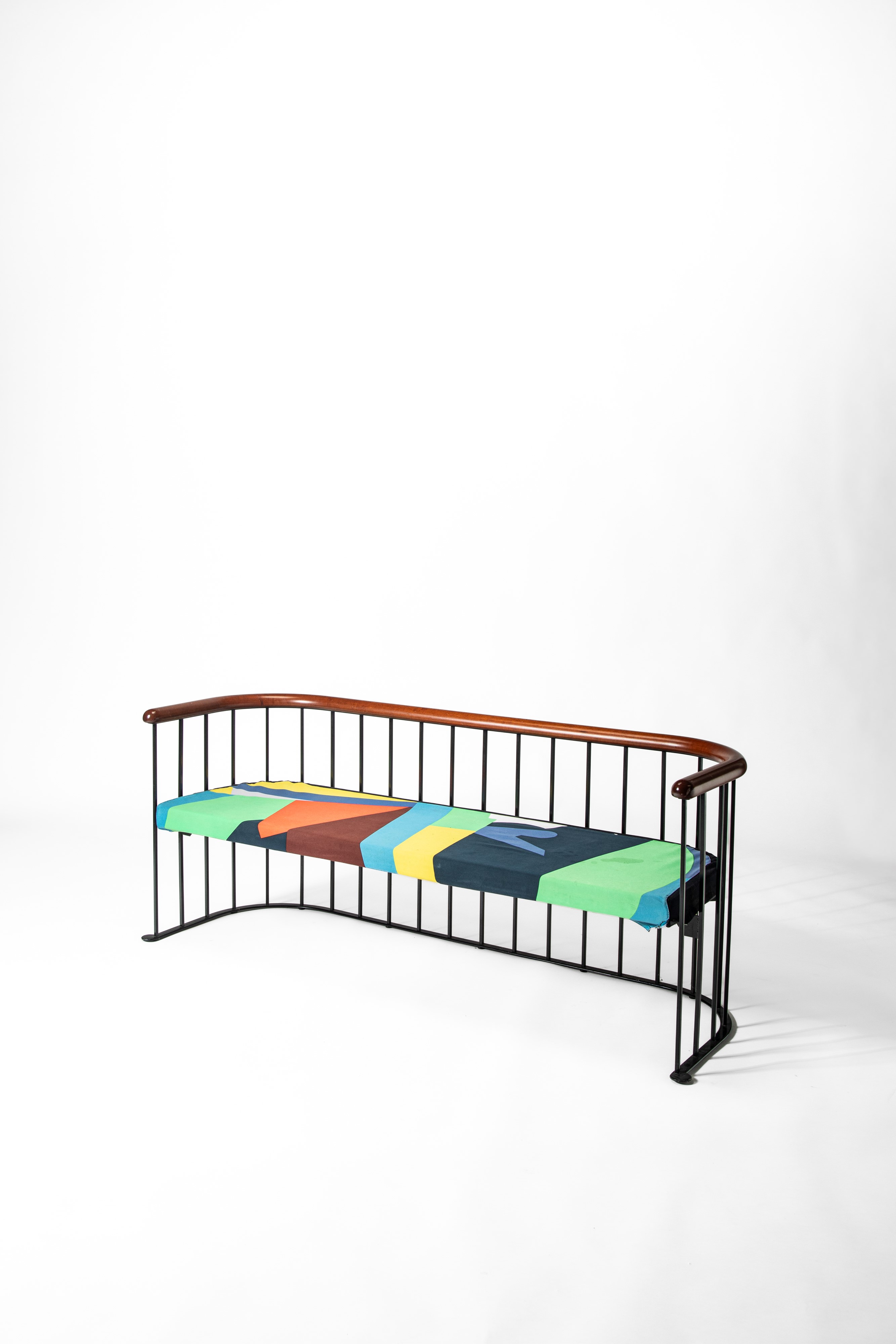 Pier Luigi Cerri Pier Luigi Cerri (gregotti Associati - Divanetto modello “Undula”