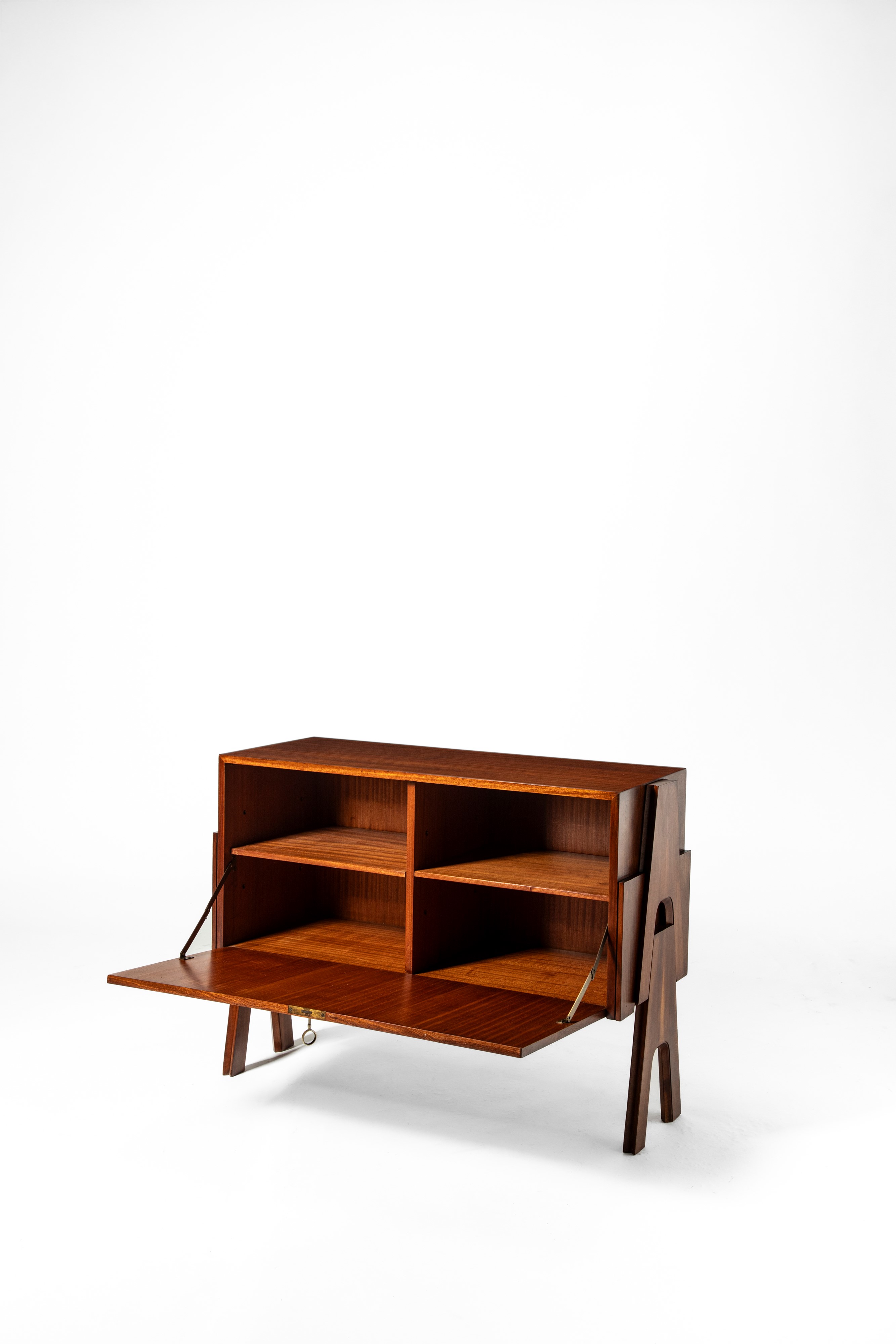 Angelo Mangiarotti, Bruno Morassutti - Mobile a ribalta della serie “Cavalletto”, 1953