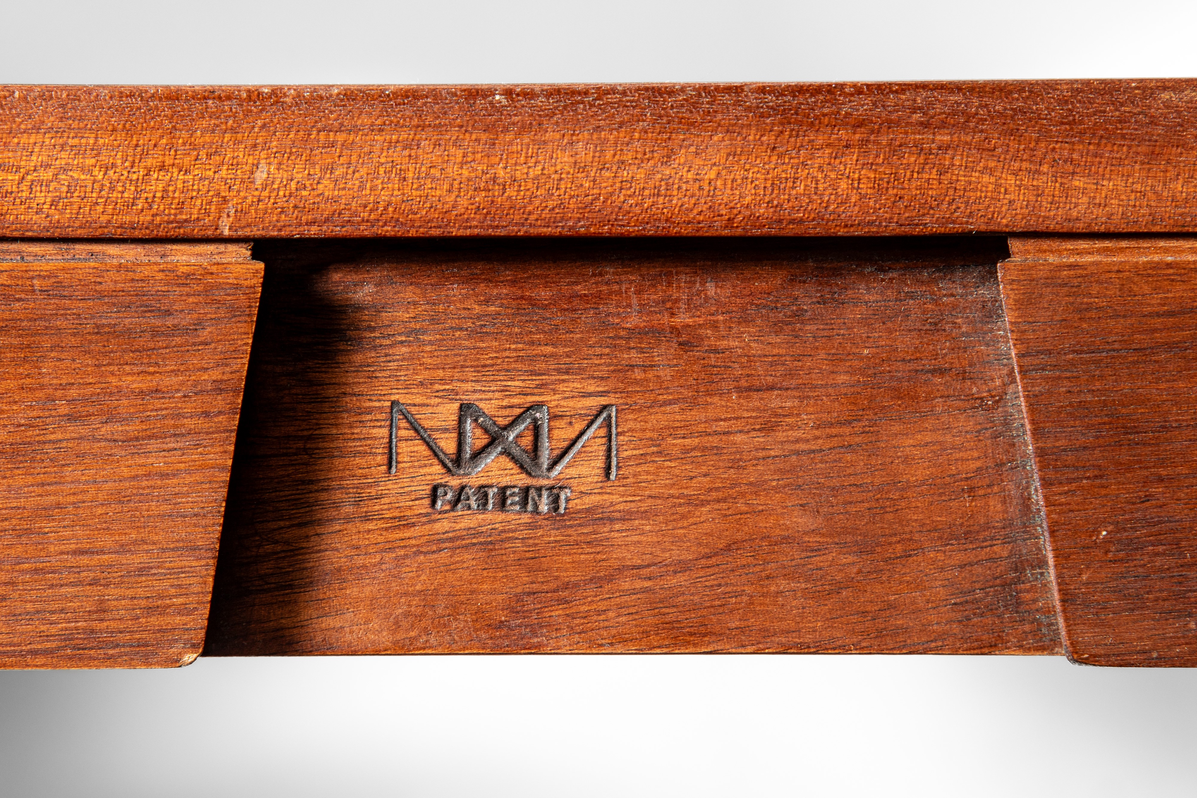 Angelo Mangiarotti, Bruno Morassutti - Coppia di comodini/side table della serie “Cavalletto”