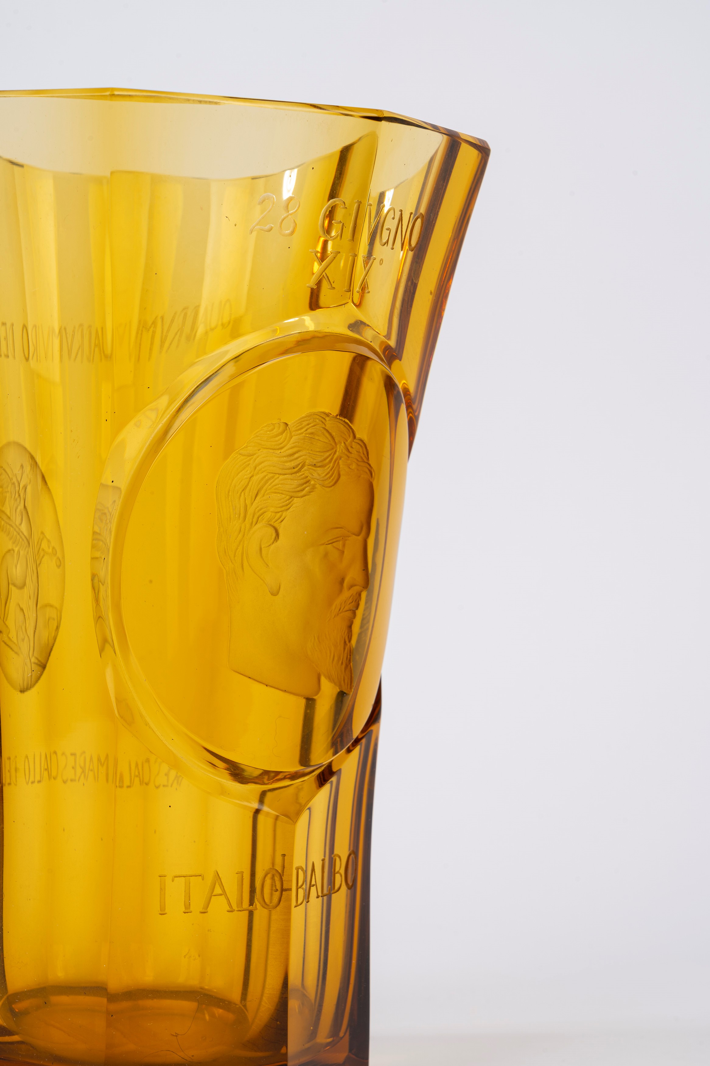 Balbo, Italo; Publio Morbiducci, Vaso commemorativo in cristallo inciso, 1941