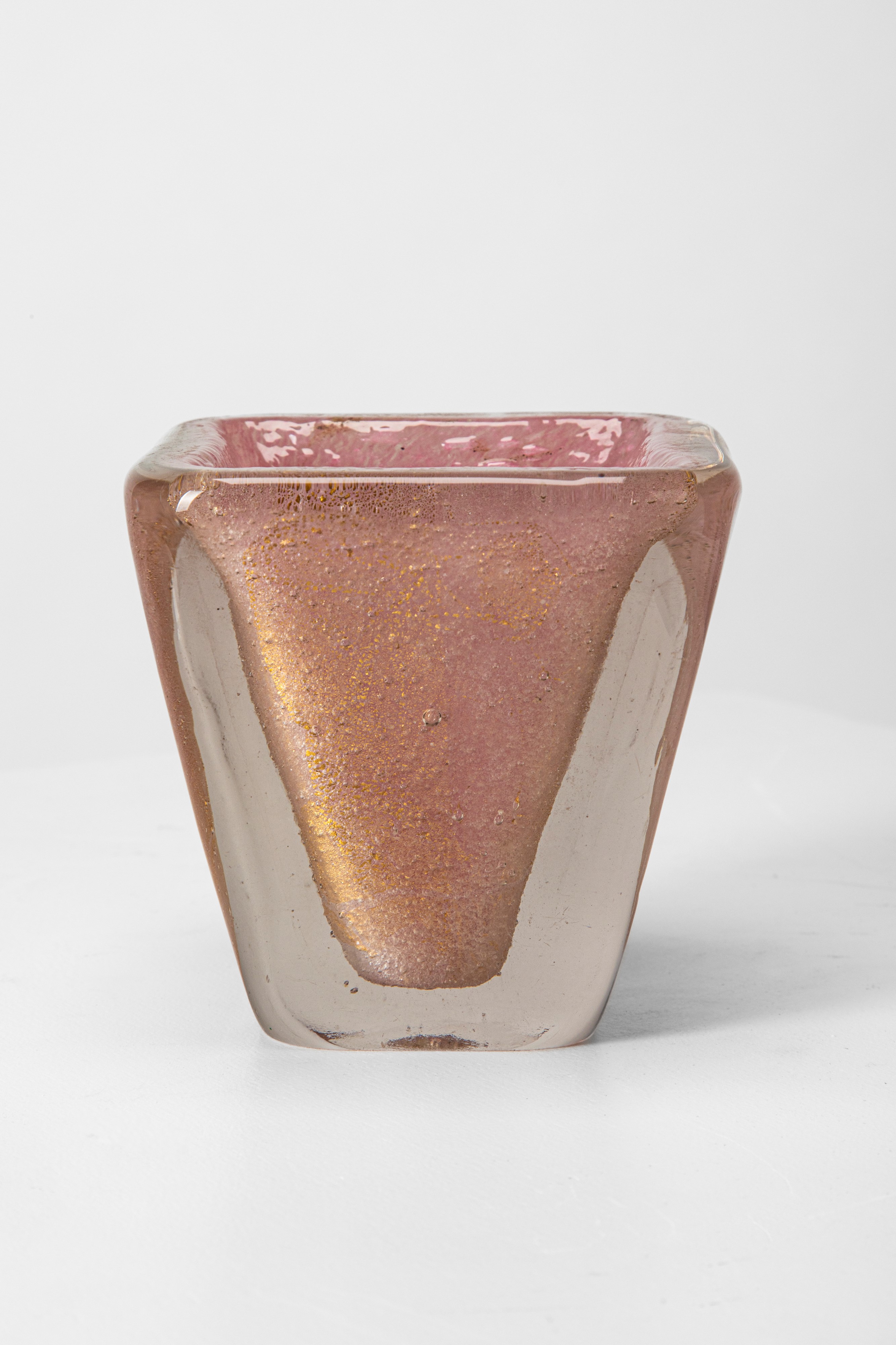 Seguso Vetri D’arte - Venezia Murano Company (coronata), Vaso “sommerso” in vetro pulegoso con fo...