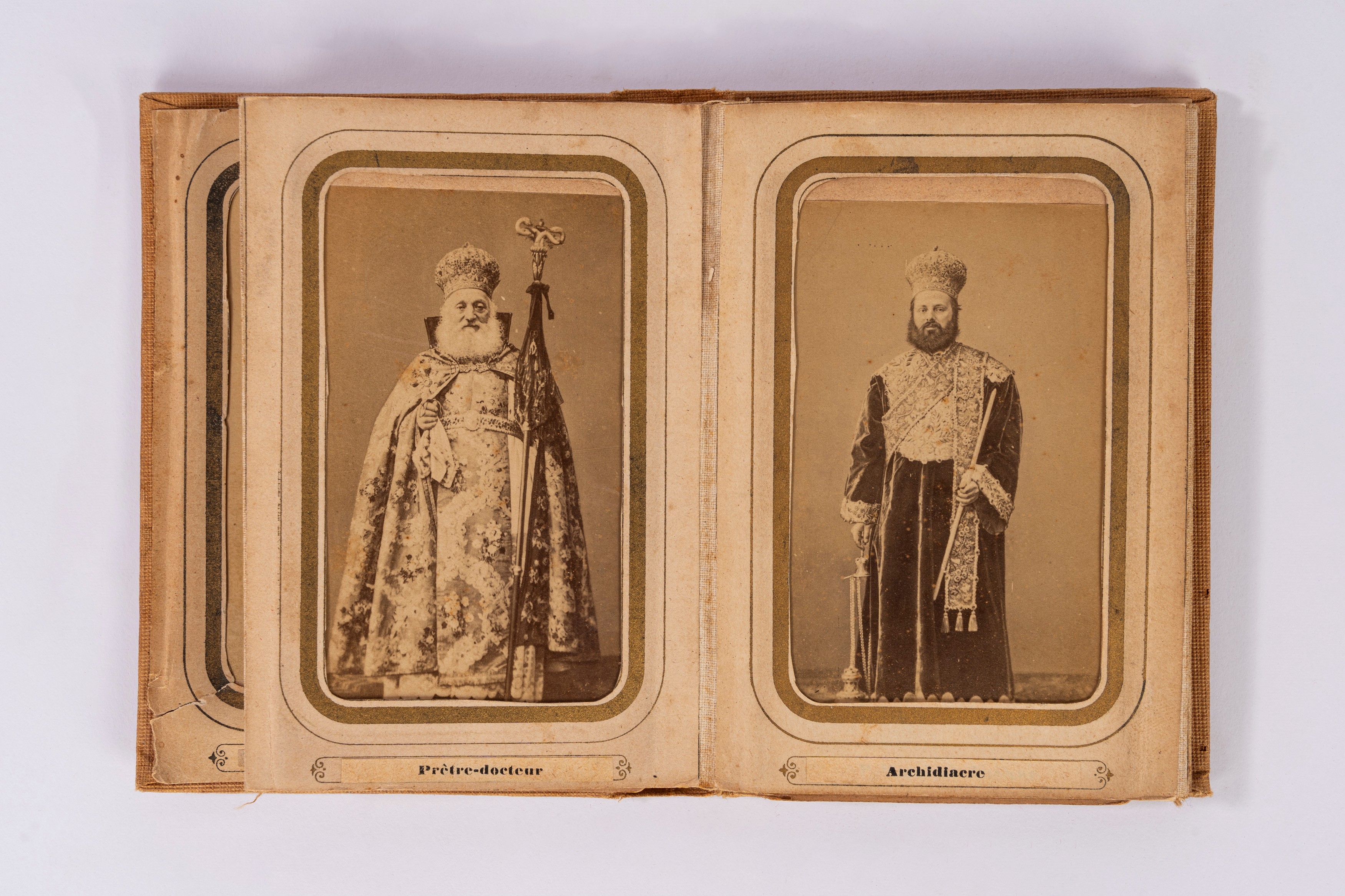 Giorgio Sommer, Costumi (album di albumine acquarellate) — Napoli, 1870 circa