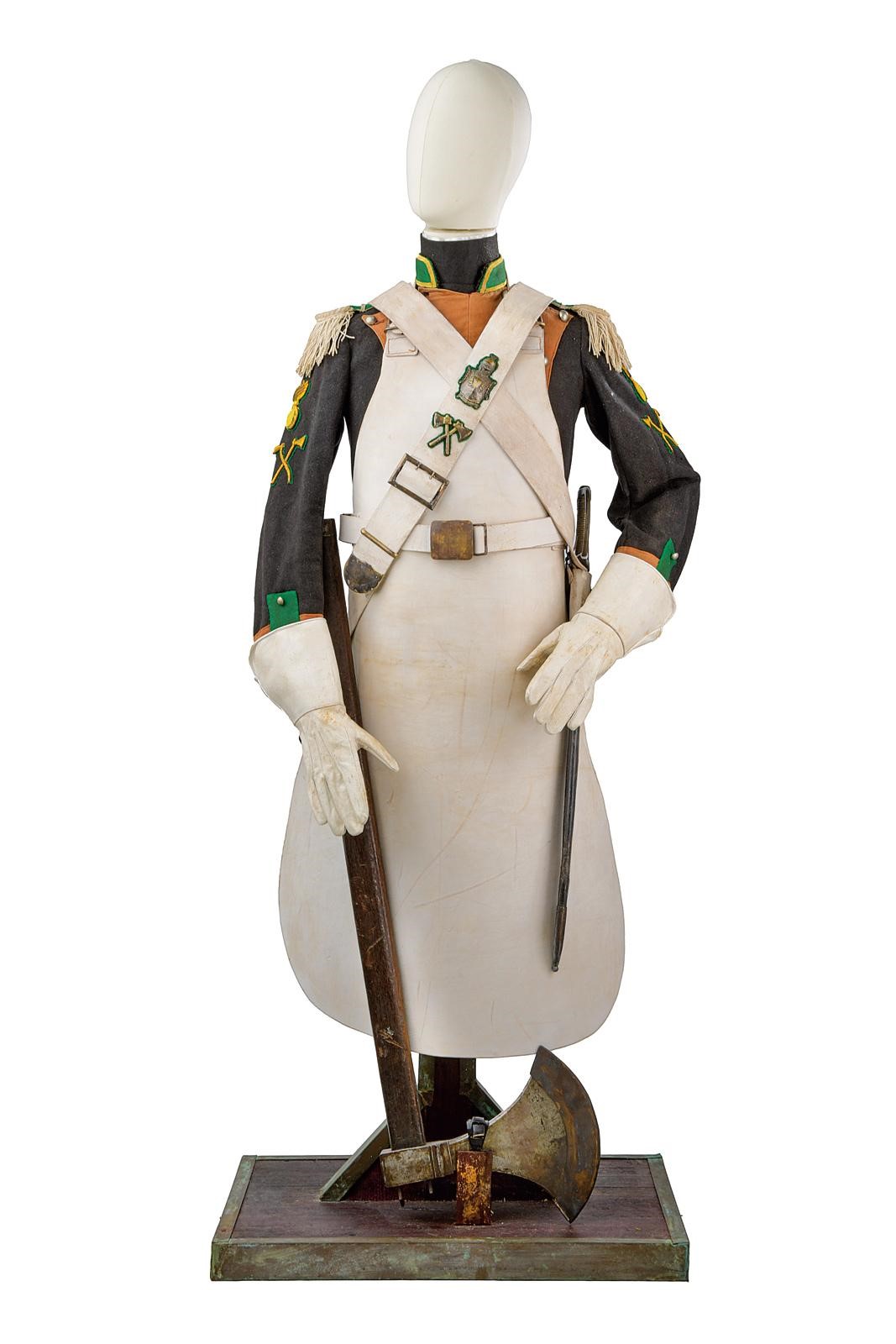 Uniforme da zappatore con sabro e scure