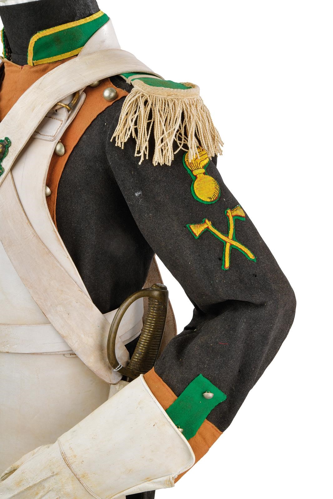 Uniforme da zappatore con sabro e scure
