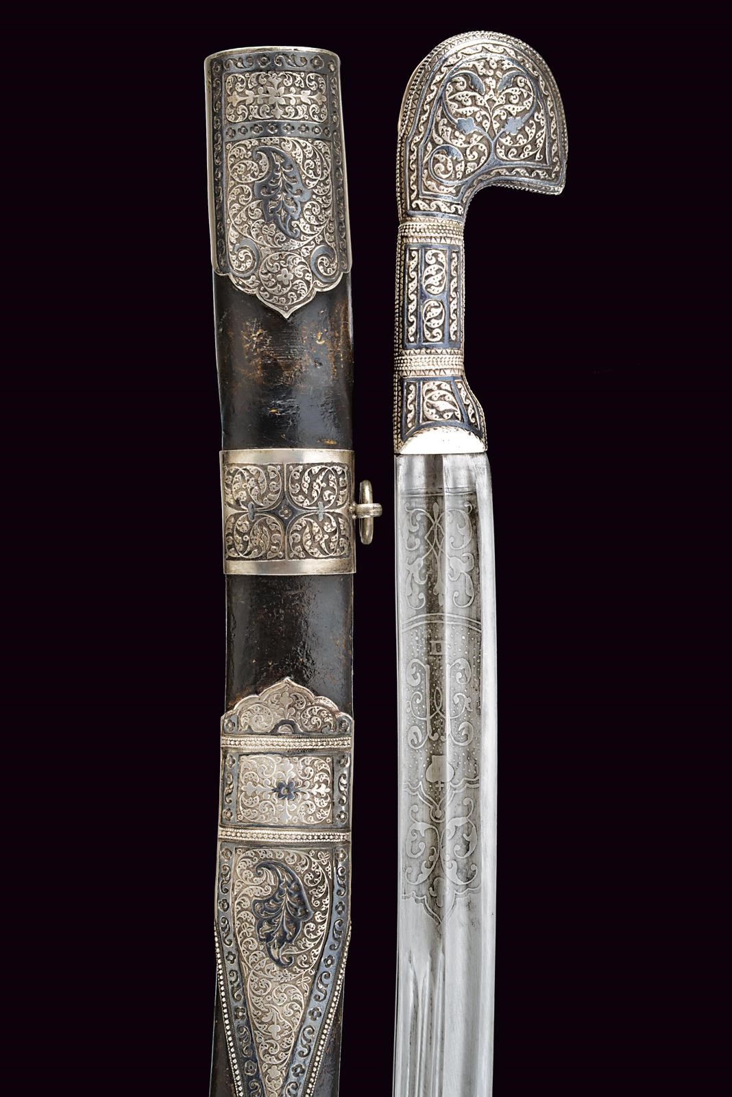 Russia imperiale, Shasqua con fornimenti in argento niellato, epoca Nicola II (fine XIX–inizio XX...