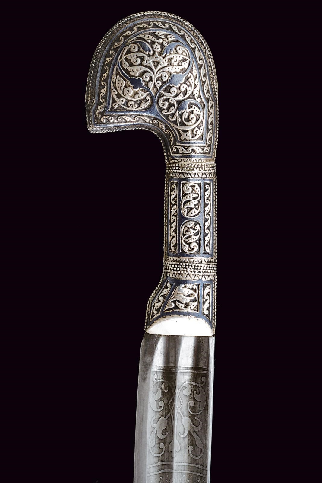 Russia imperiale, Shasqua con fornimenti in argento niellato, epoca Nicola II (fine XIX–inizio XX...