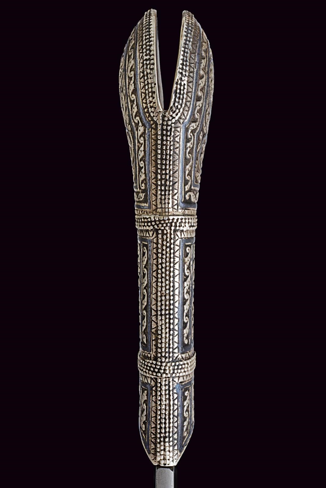 Russia imperiale, Shasqua con fornimenti in argento niellato, epoca Nicola II (fine XIX–inizio XX...