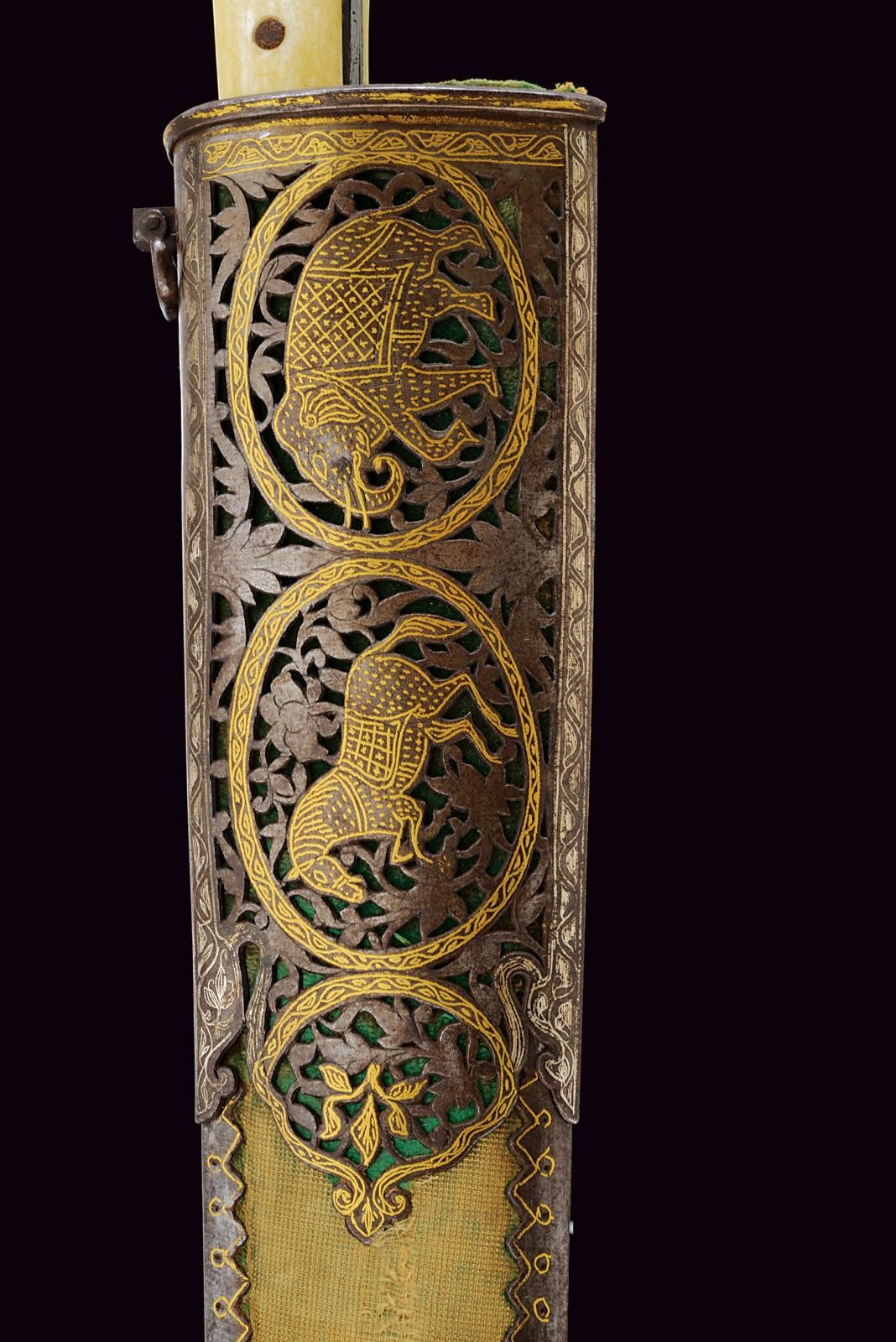 Afghanistan, Lungo coltello khyber, lama dritta e forte inciso con volute floreali (circa 1900)