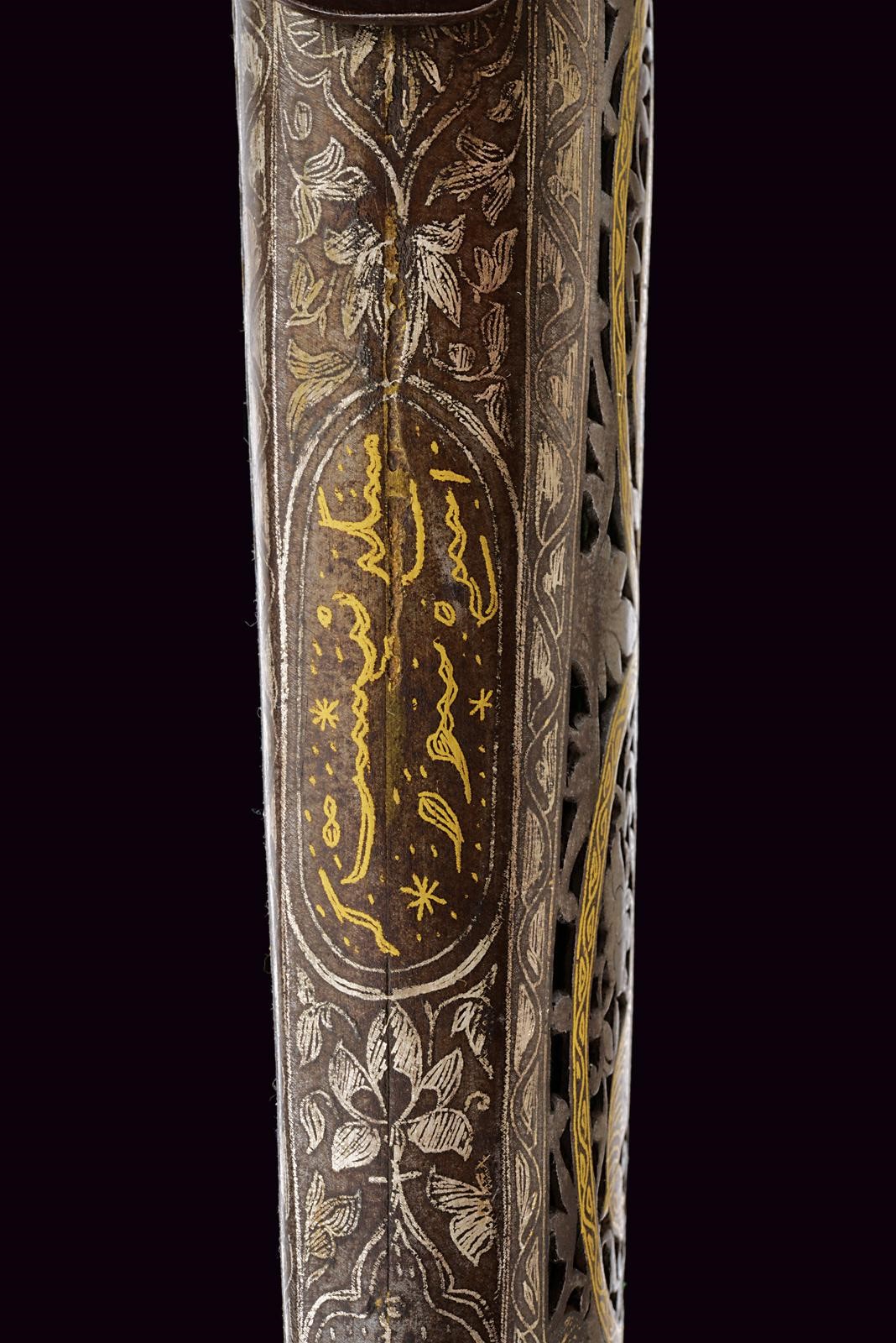 Afghanistan, Lungo coltello khyber, lama dritta e forte inciso con volute floreali (circa 1900)