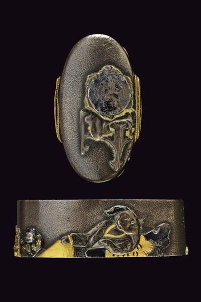 Periodo Edo, Fuchi-kashira in shakudō e oro con decorazioni a bassorilievo e inserto in argento
