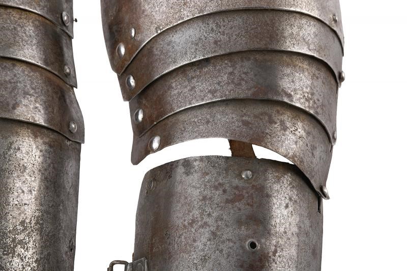 Italia, Spalletti con parte di bracciale, con placca dorsale tondeggiante e sistemi a lame, prima...