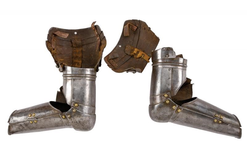 Europa, Paio di bracciali completi in armatura, circa 1600