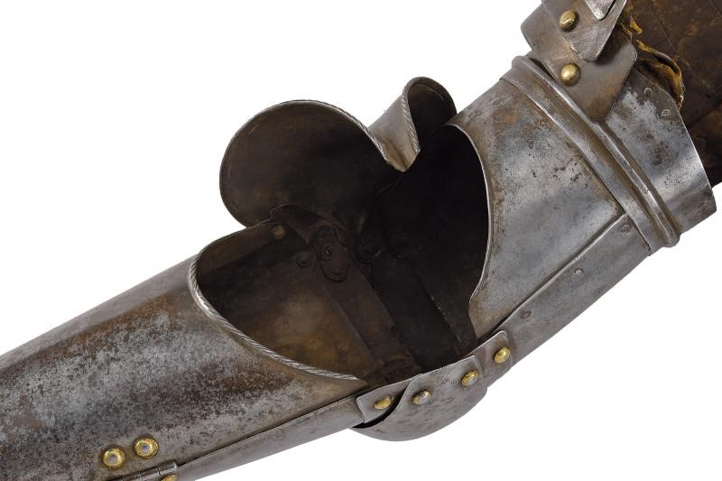 Europa, Paio di bracciali completi in armatura, circa 1600