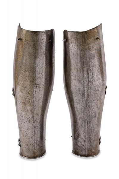 Italia, Paio di schinieri (armatura per le gambe), prima metà del XVI secolo