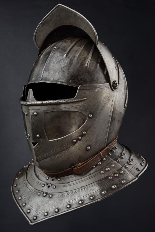 Elmo chiuso alla savoiarda, inizio XVII secolo