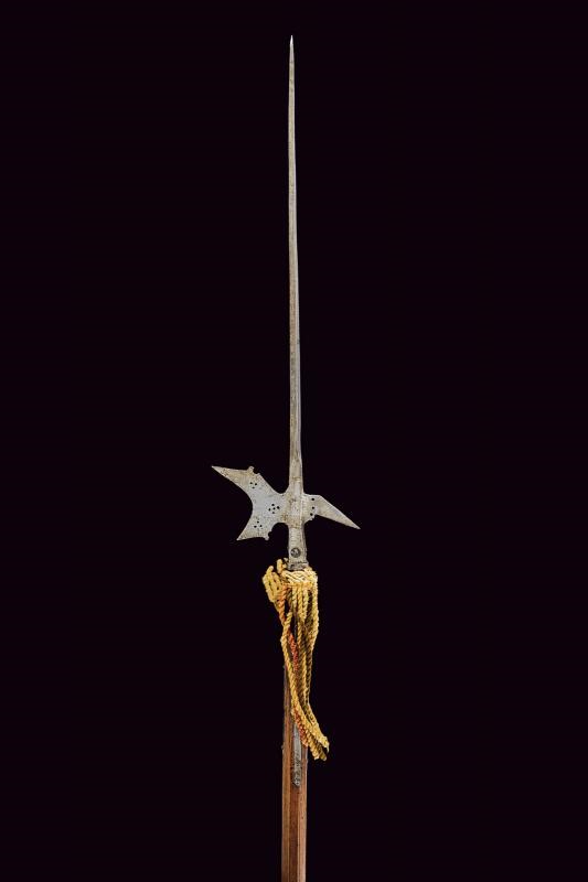 Militaria: Alabarda, ferro e asta lignea, circa 1600