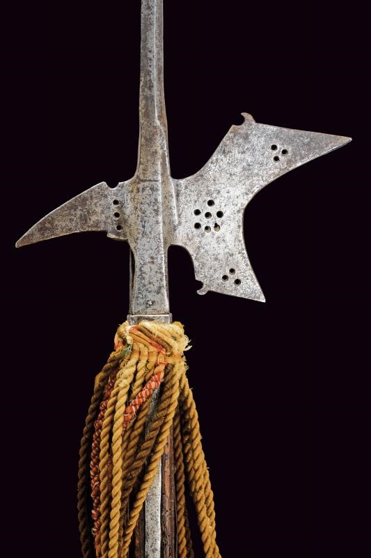 Alabarda stiriana, ferro e asta lignea, fine del XVI secolo