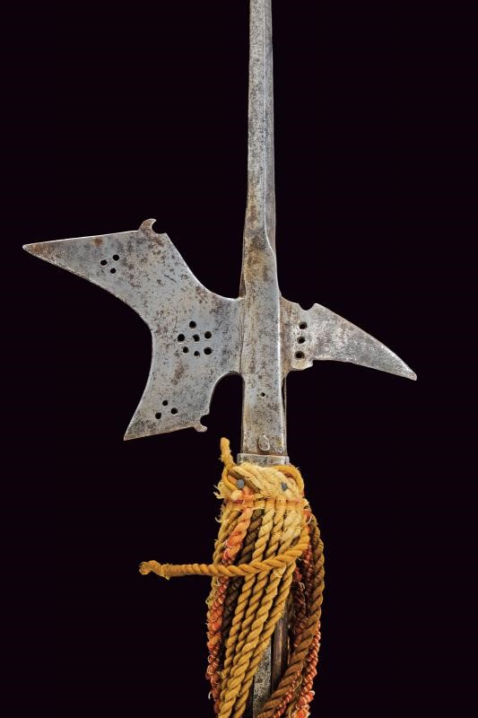 Alabarda stiriana, ferro e asta lignea, fine del XVI secolo