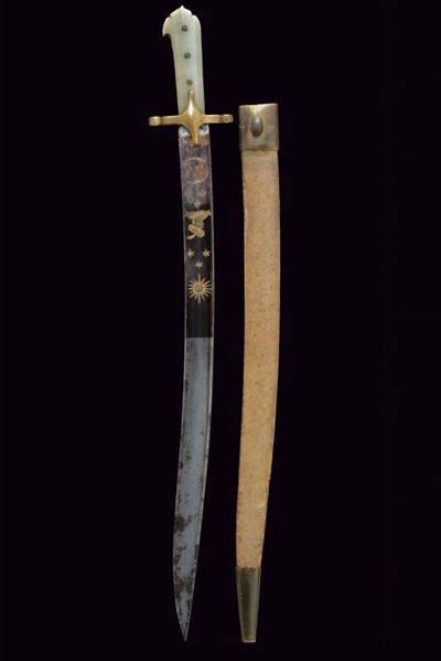 Cangiarro, arma bianca con incisioni a trofei e impugnatura con guancette in giada (ca. 1810)