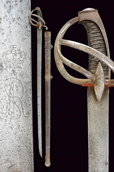 Ducato di Varsavia, Sciabola con lama leggermente curva e monogramma “AR” sotto corona