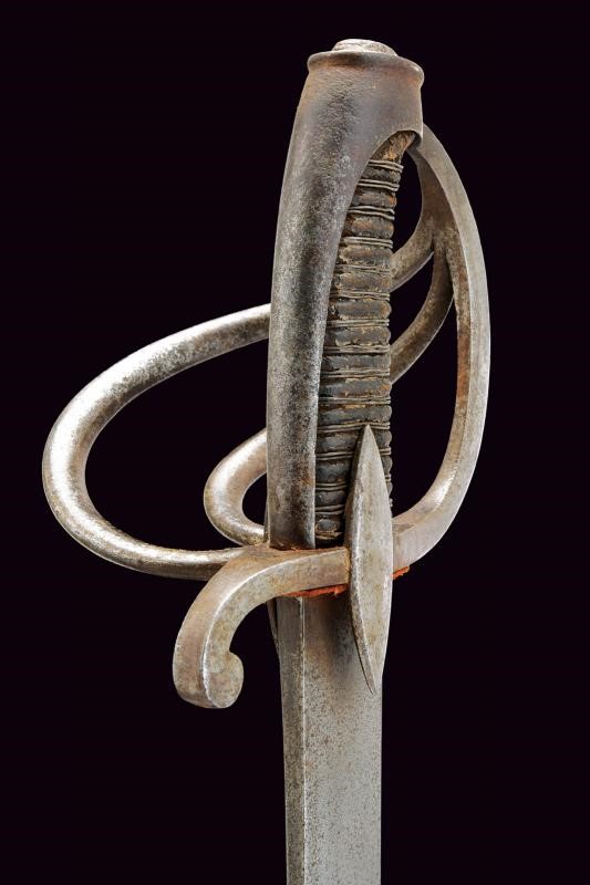 Ducato di Varsavia, Sciabola con lama leggermente curva e monogramma “AR” sotto corona