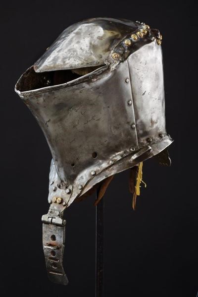 "Bocca di rana" (Stechhelm), elmo medievale, Germania, XX secolo