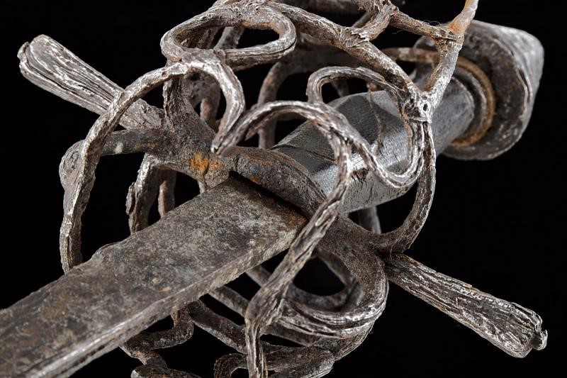 Spada con fornimento a gabbia, lama dritta a un filo e controfilo (terzo quarto del XVI secolo)