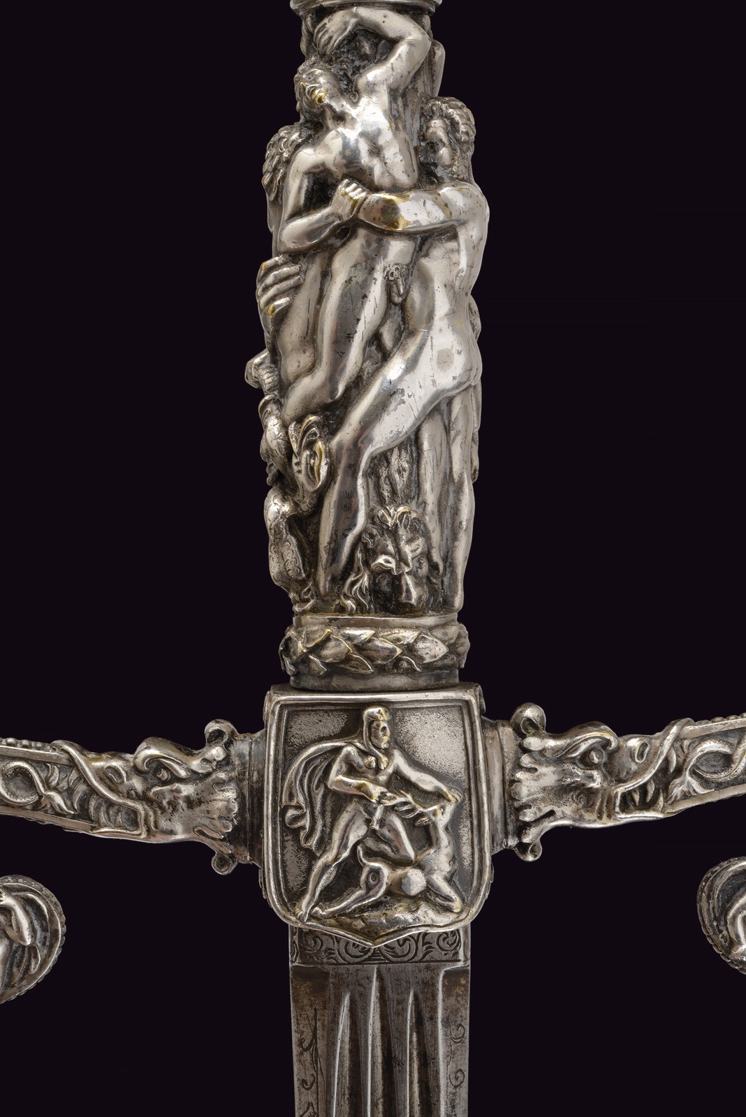 Spada a lama dritta a doppio filo, fornimento in argento con raffigurazioni delle Dodici Fatiche ...