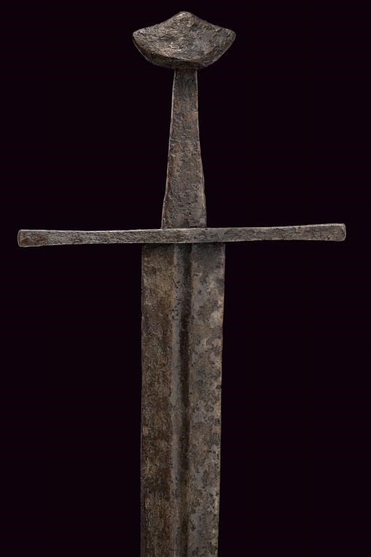 Spada medievale, lama diritta a doppio filo con scanalatura centrale (ca. 1270–1290)