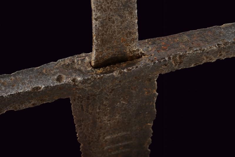 Spada da cavaliere, XII secolo, ferro con lama dritta a due fili