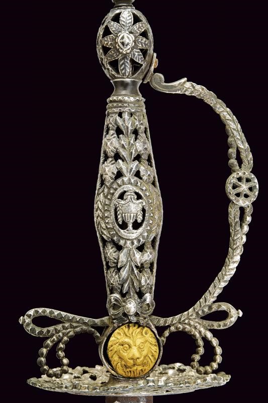 Spadino, lama dritta a due fili, elementi traforati e decorazione a trofei e floreali (XVIII seco...