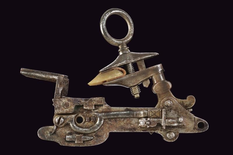 Morino (Morino Angel, armaiolo di Madrid del 1745), Batteria alla micheletta in metallo, Spagna, ...
