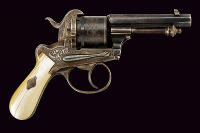 Revolver a spillo, canna ottagonale rigata e tamburo a sei colpi, cal. 7,4 mm