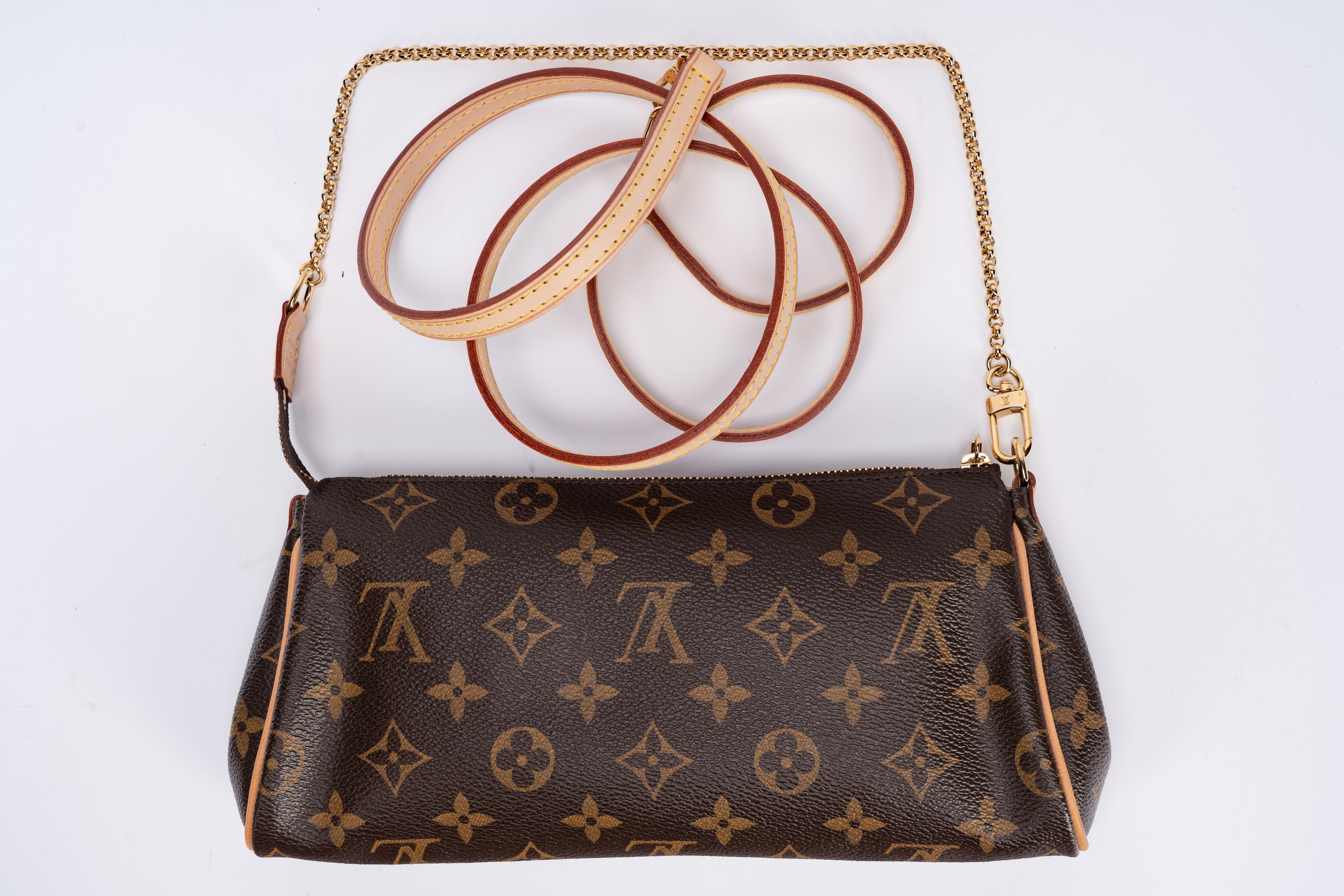 Louis Vuitton - Borsa “Eva”, tela con profili in pelle e tracolla a catena (2008)