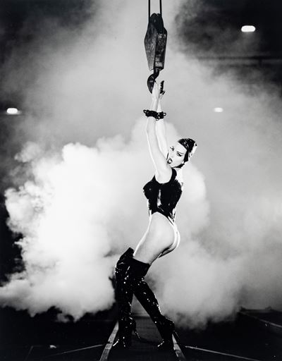 Catwoman, Model Rebecca Smith (stampa vintage alla gelatina ai sali d’argento)