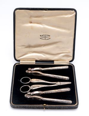 Lot of three objects