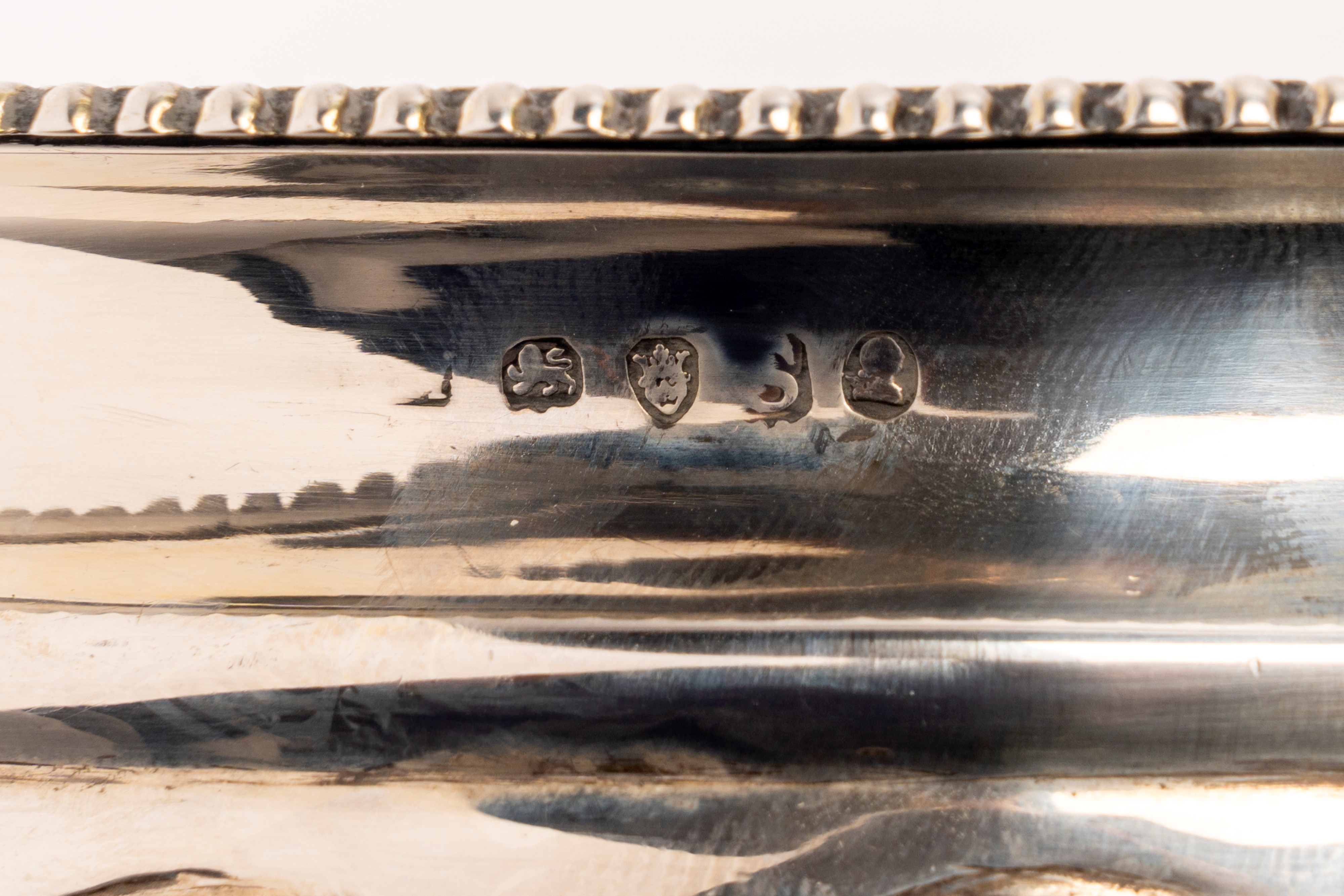 Inghilterra (Londra), Zuccheriera in argento 925 con interno in vermeil, 1813/14