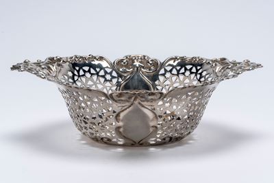 Walker & Hall, Cestino in argento 925 traforato (Sheffield, 1902/03)