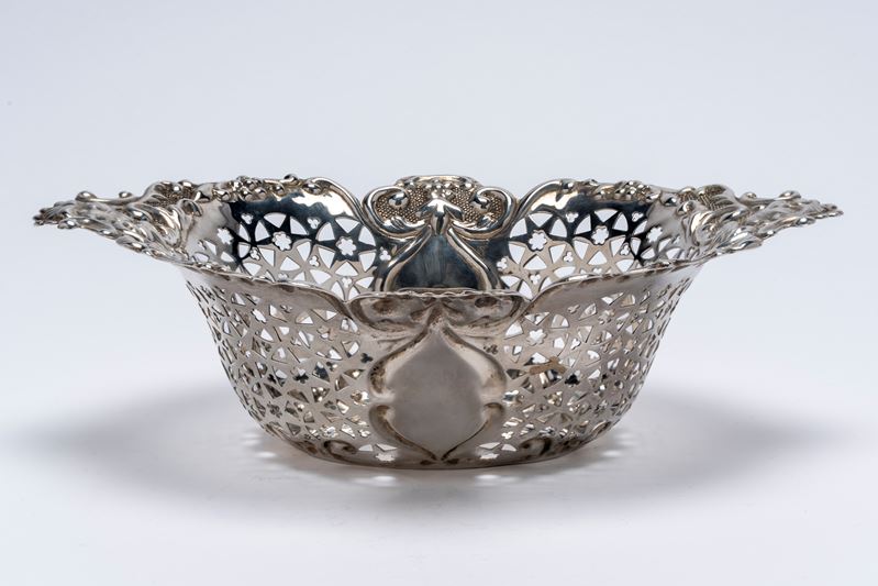 Walker & Hall, Cestino in argento 925 traforato (Sheffield, 1902/03)