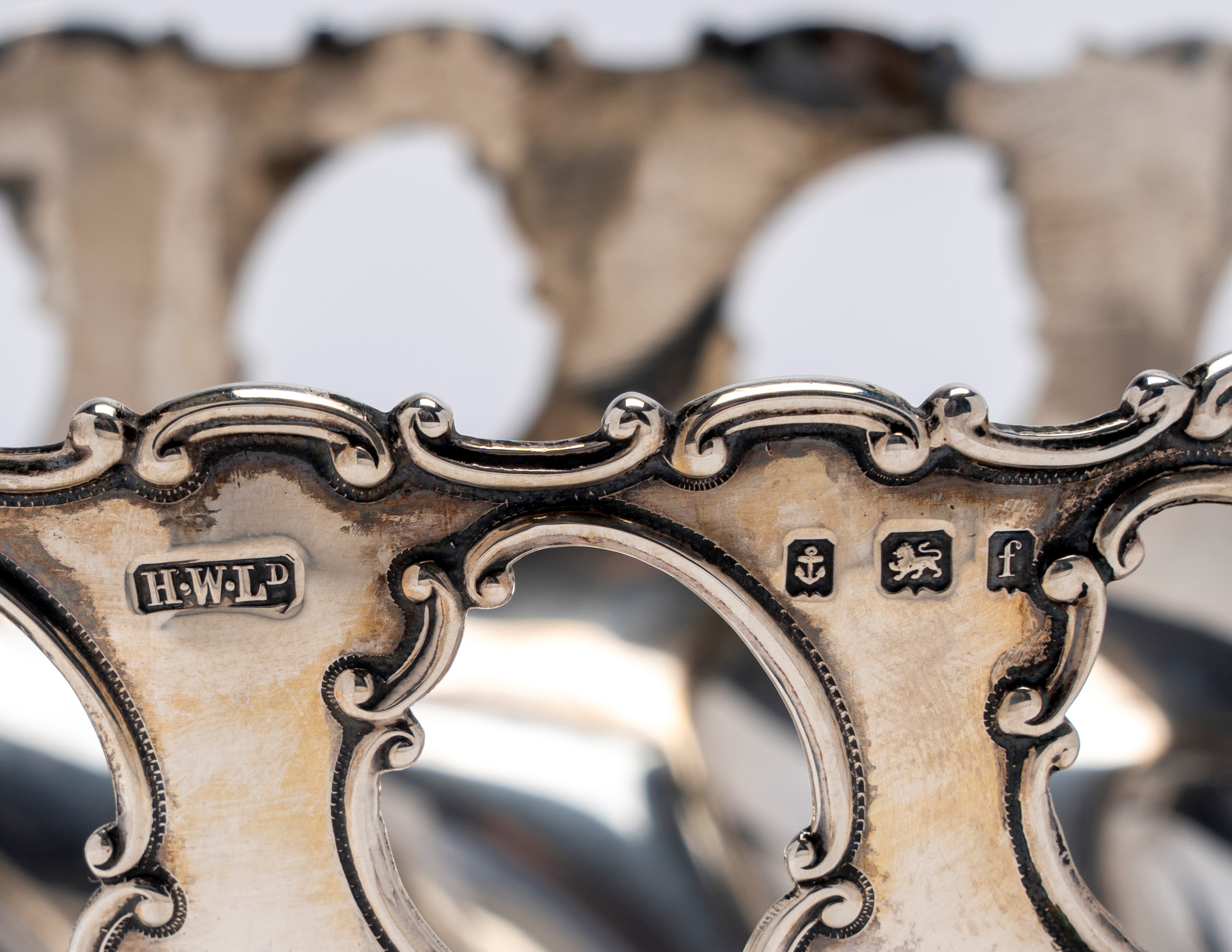 Henry Williamson Ltd, Alzata in argento 925 con Birmingham 1905