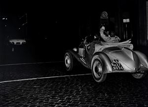 I fotografi inseguono la Cadillac di Ava Gardner