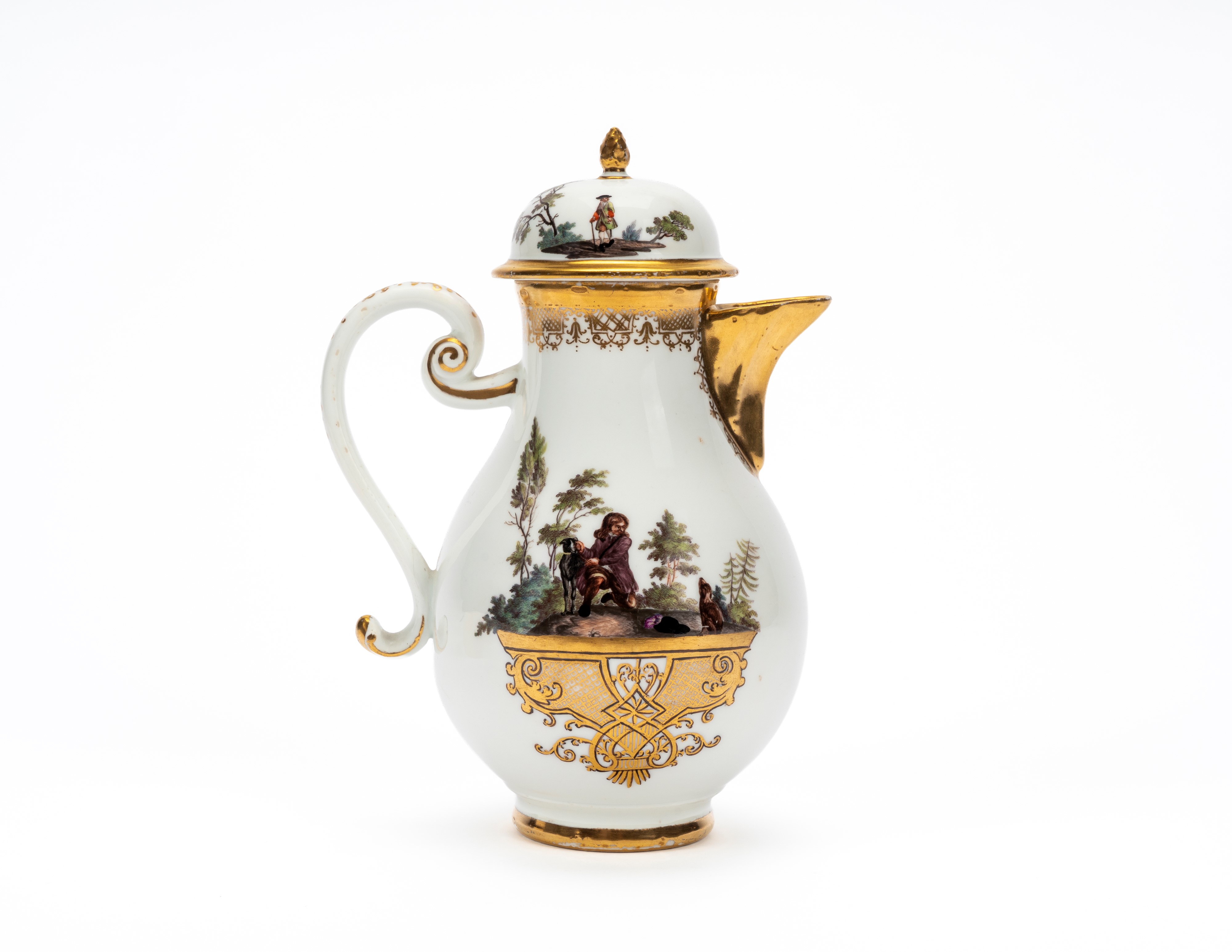 Meissen, Caffettiera in porcellana bianca con decorazione policroma e dorature (ca. 1740–1745)