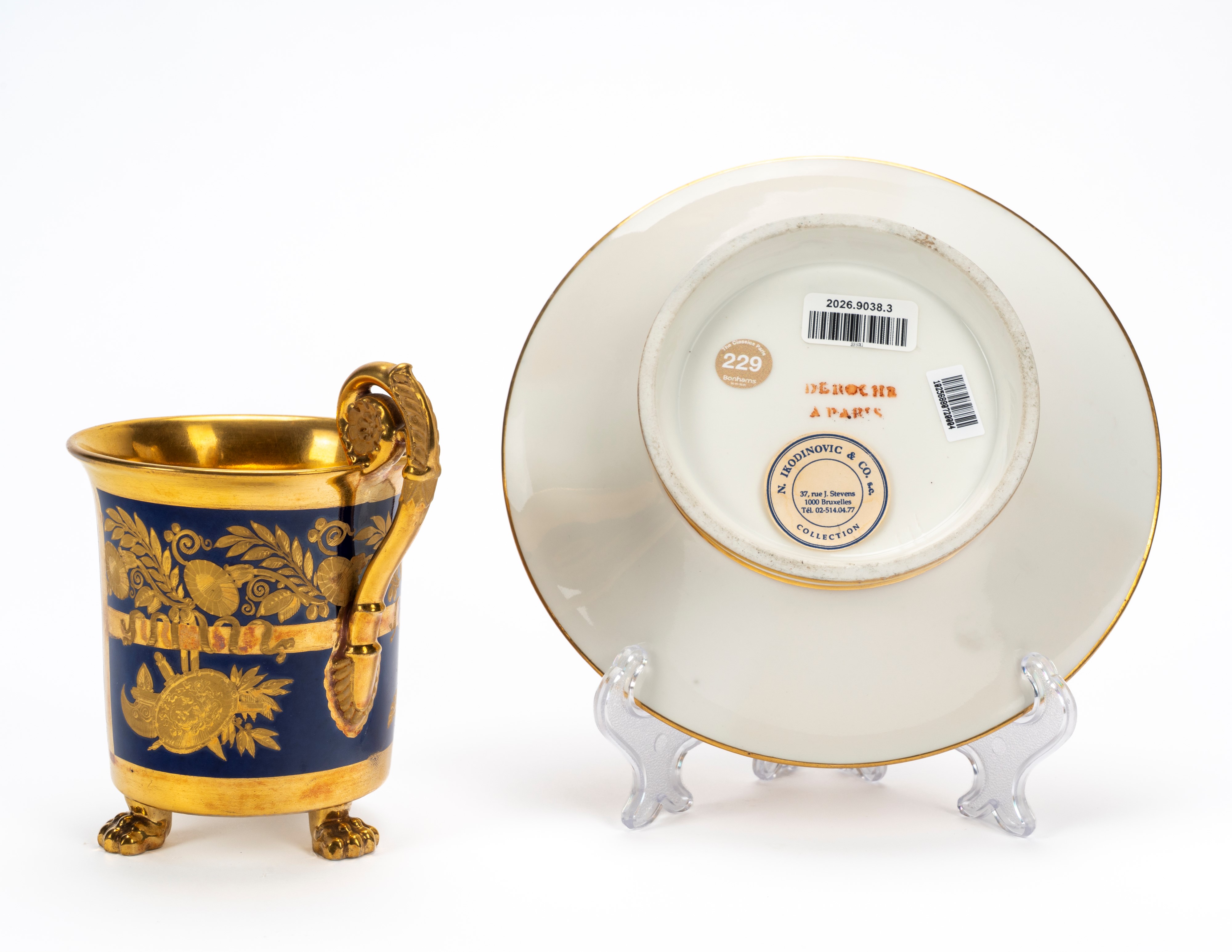 Porcellana decorata, Tazza con piatto con fondo oro e blu, Parigi (c. 1825)