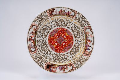 Meissen, Piatto in porcellana decorato a chinoiserie con medaglione centrale “salami” (Indianisch...