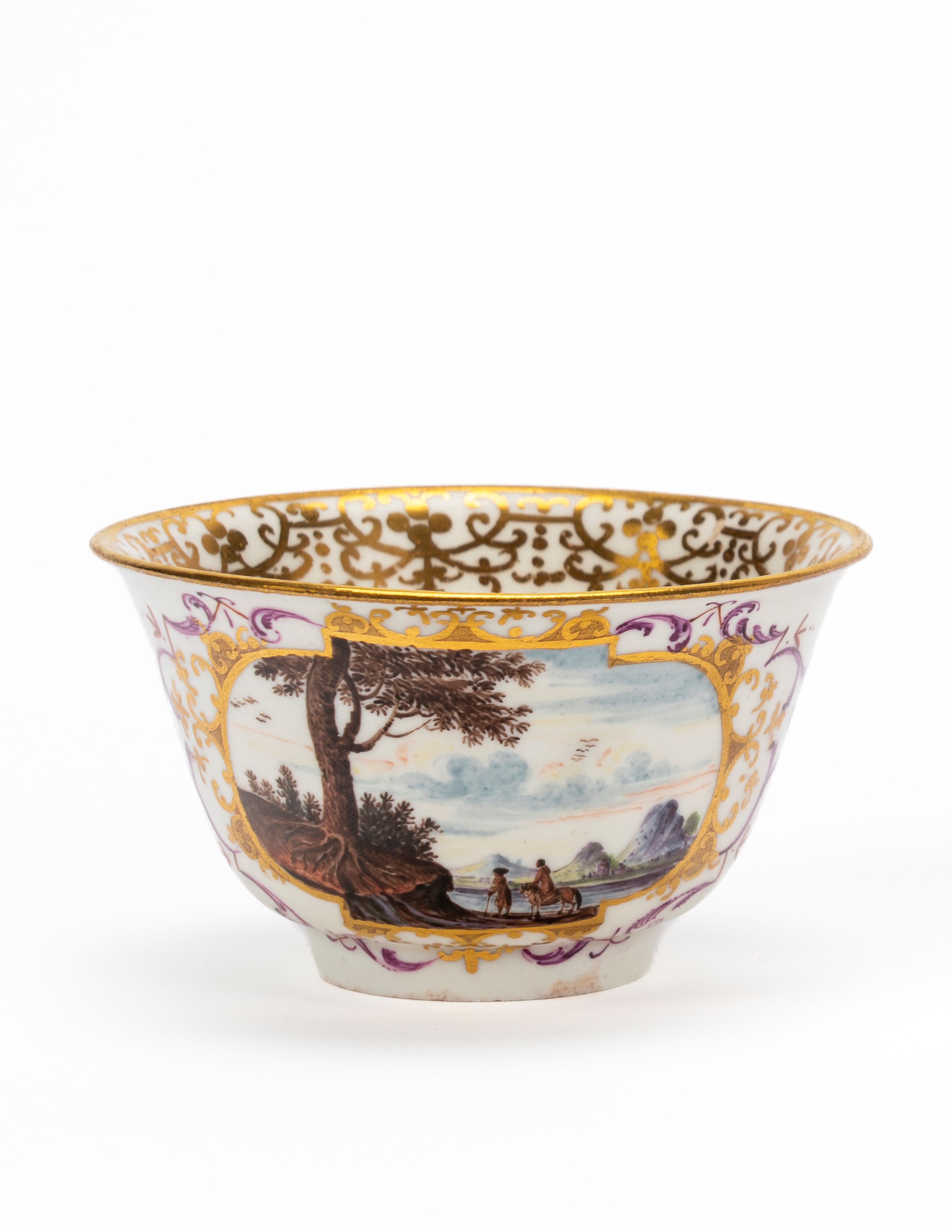 Meissen, Tazzina da tè con piattino, circa 1725