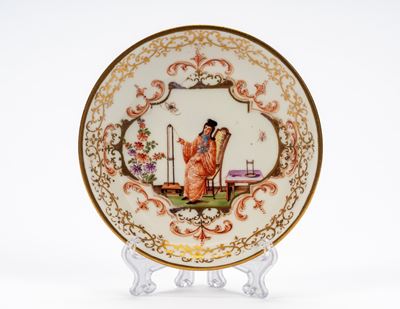 Meissen, Piattino in porcellana policroma con decoro a chinoiserie (1723-1724)