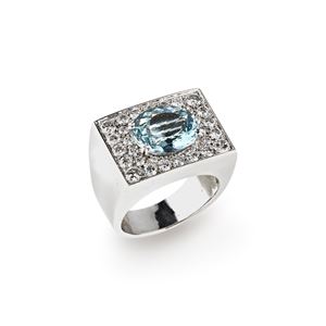 Ring with aquamarine 
